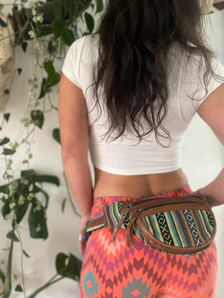 LEATHER/ COTTON BUMBAG