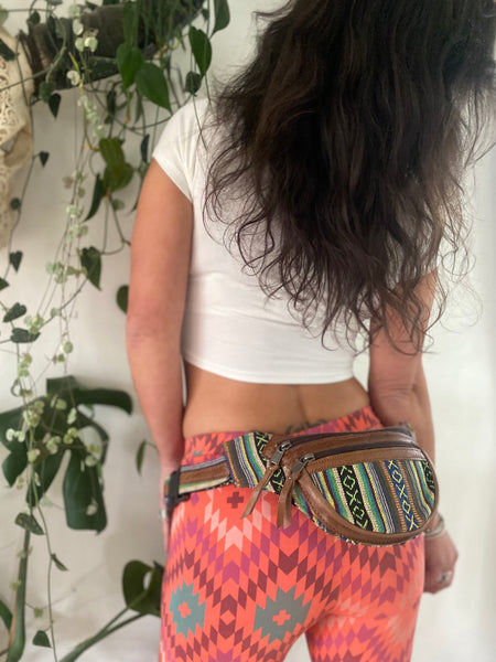 LEATHER/ COTTON BUMBAG