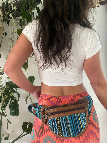 LEATHER/ COTTON BUMBAG