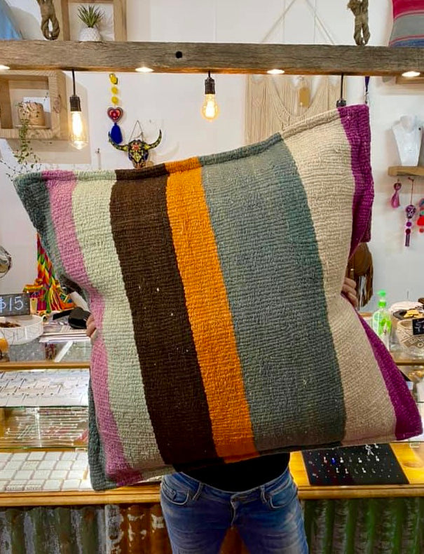 FLOOR CUSHION
