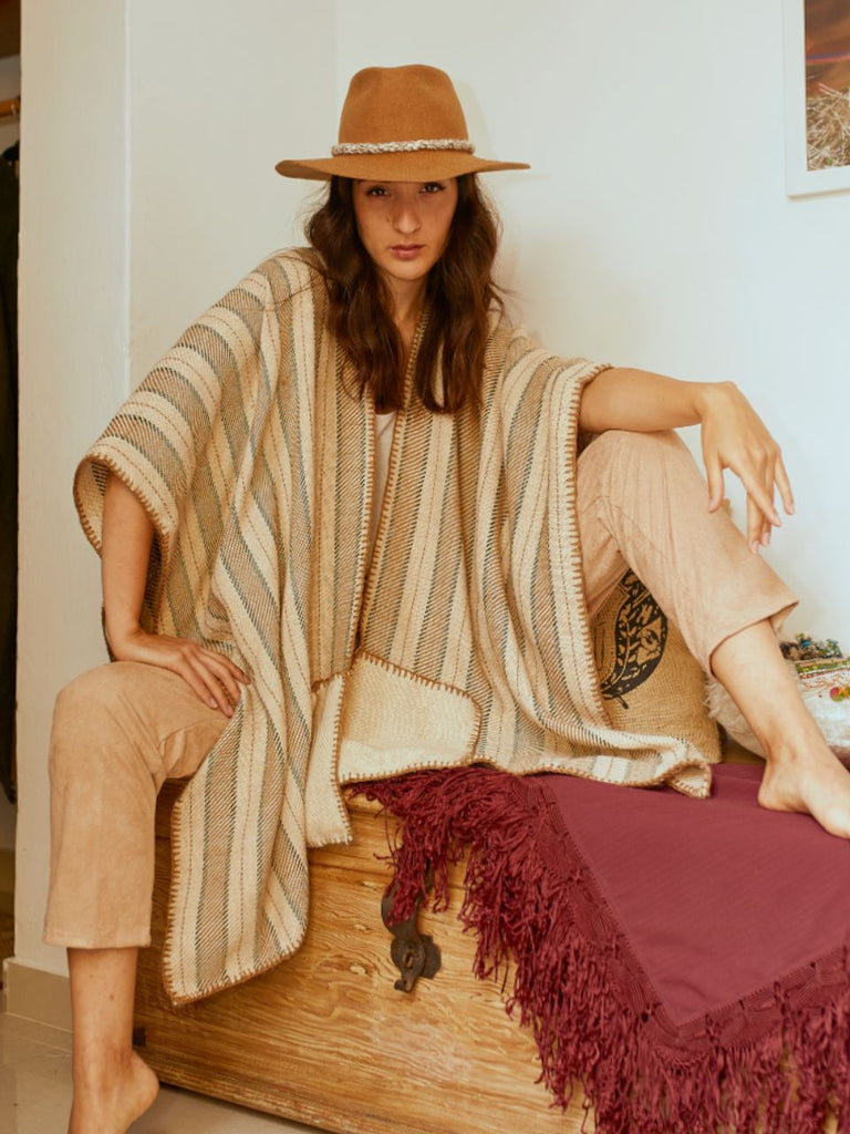 Pocket Ruana Cream – KULLAWA